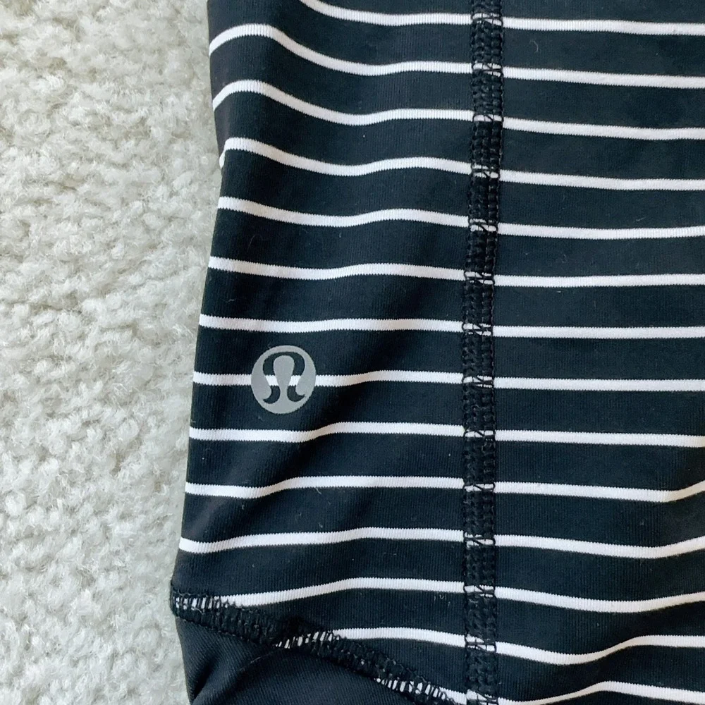 Lululemon Leggings 6 Black Striped